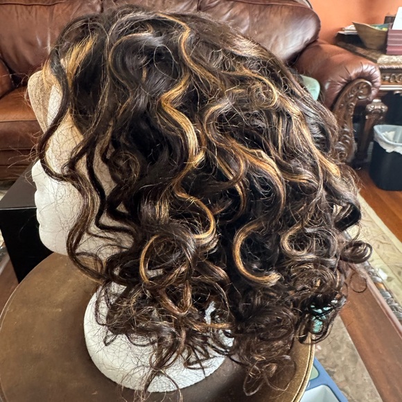 Curly Ombre Brown Hair Wig - Picture 7 of 8
